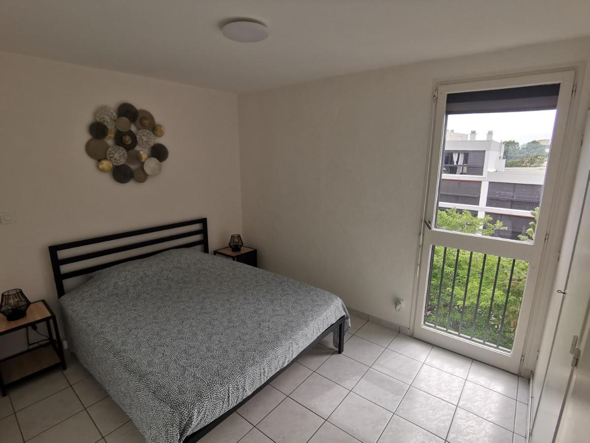 Appartement Refait A Neuf, Climatise Avec Vue Mer Et Montagne, Avec Place De Parking Privative Saint-Cyprien  Extérieur photo