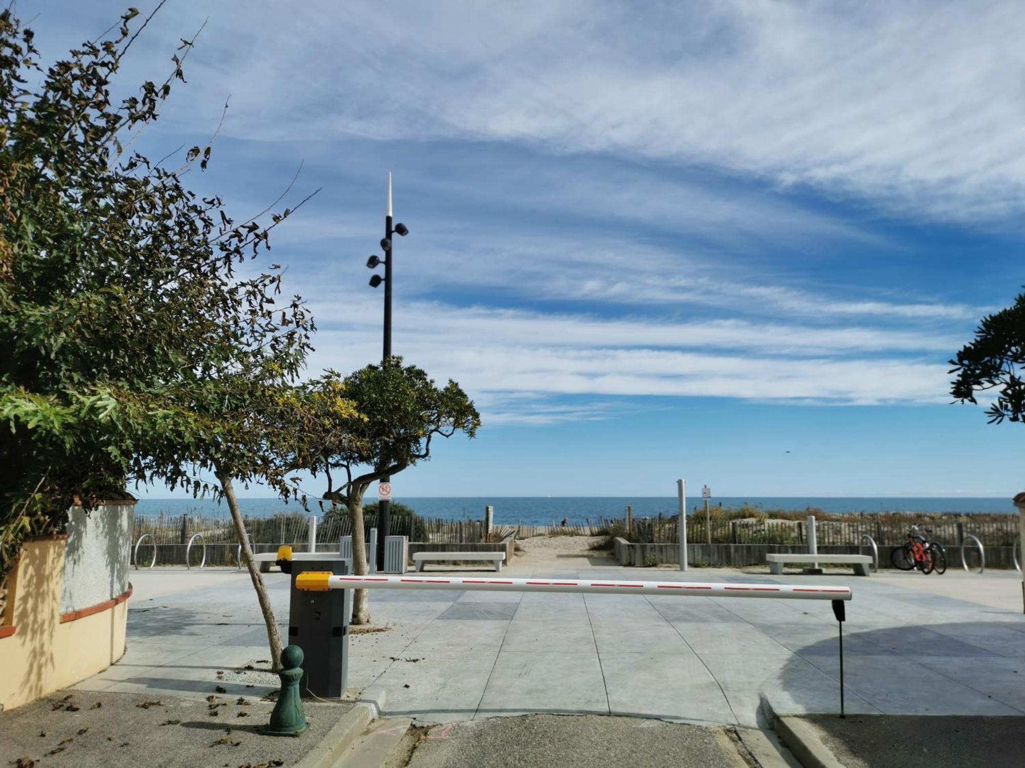 Appartement Refait A Neuf, Climatise Avec Vue Mer Et Montagne, Avec Place De Parking Privative Saint-Cyprien  Extérieur photo